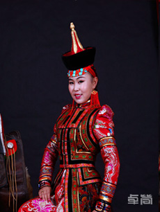 察哈尔蒙古族服饰定制