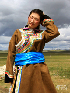 巴尔虎蒙古族服饰定制
